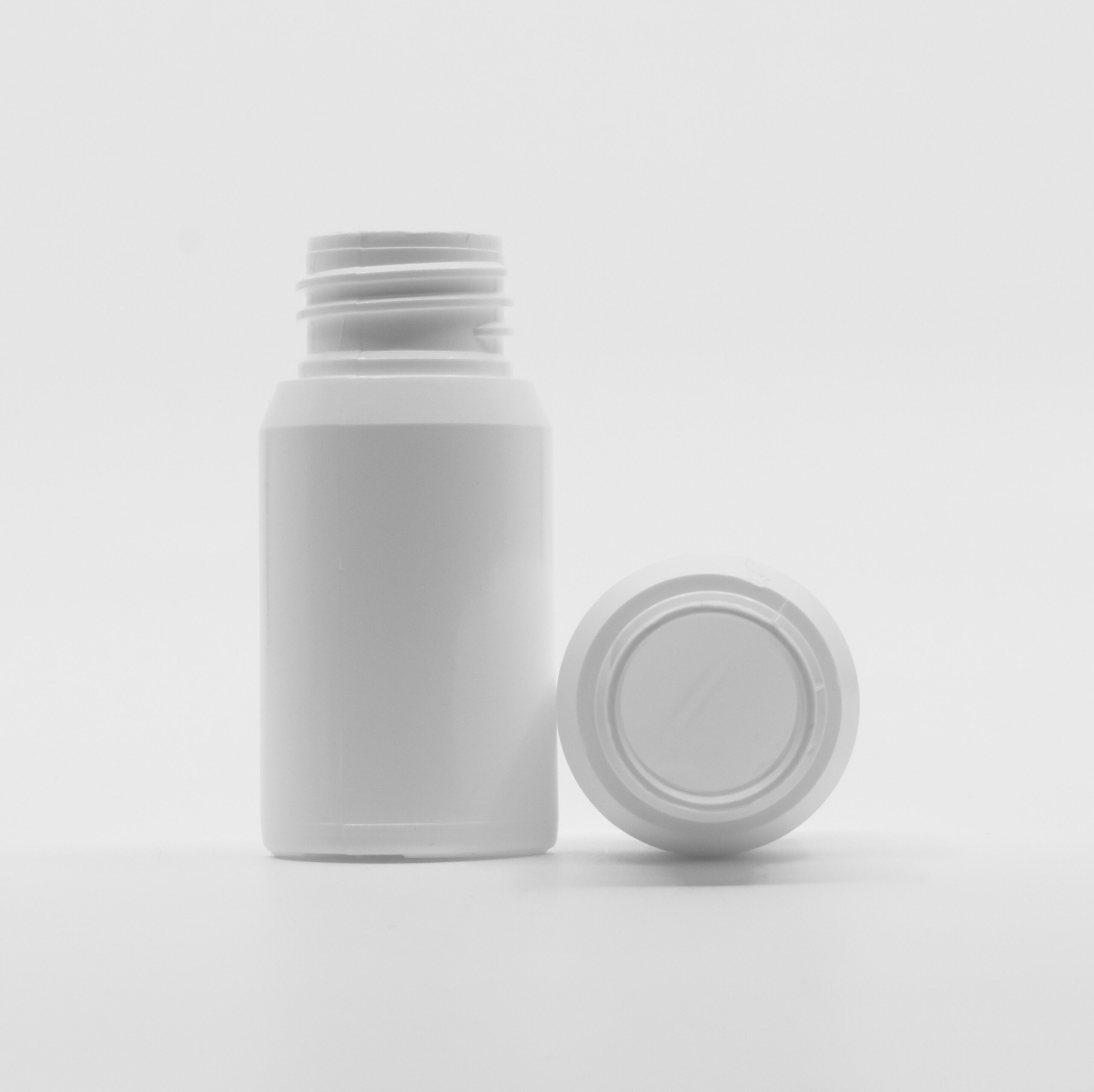 Plastflaske hvit 25 ml Billy 22 mm